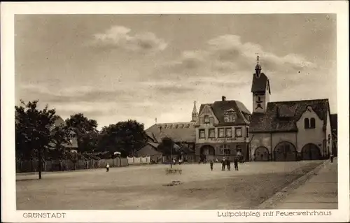 Ak Grünstadt in der Pfalz, Luitpoldplatz mit Feuerwehrhaus