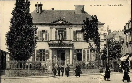 Ak Cholet Maine et Loire, L'Hotel de Ville