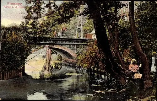 Ak Pinneberg in Holstein, Uferpartie, Brücke