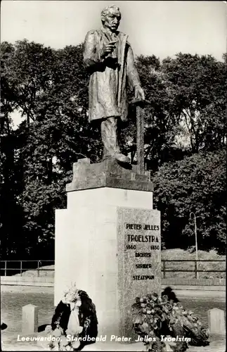 Ak Leeuwarden Friesland Niederlande, Standbeeld Pieter Jelles Troelstra