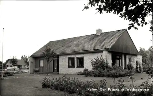 Ak Kollum Kollumerland en Nieuwkruisland Friesland, Ger. Pastorie en Woldringhstraat