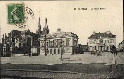 Ak Cholet Maine et Loire, La Place Travot