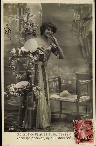 Ak Glückwunsch Ostern, Junge Frau, Ostereier, Blumen