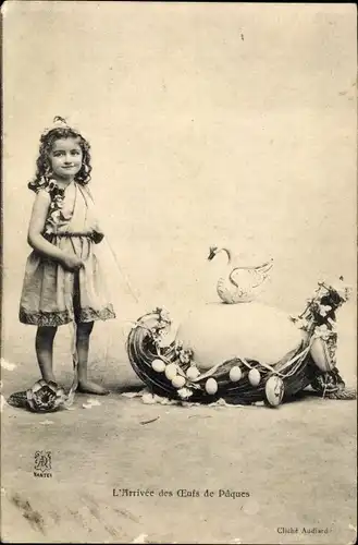 Ak Glückwunsch Ostern, Mädchen, Osterei, Schwan