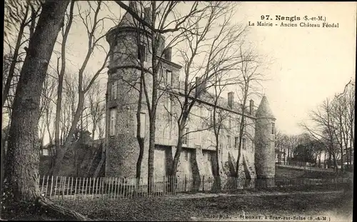 Ak Nangis Seine et Marne, La Mairie, Ancien Chateau Feodal