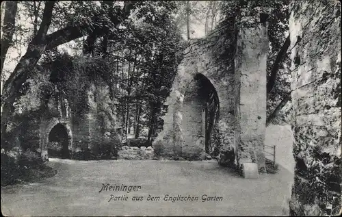 Ak Meiningen in Südthüringen, Partie im Englischen Garten, Ruine