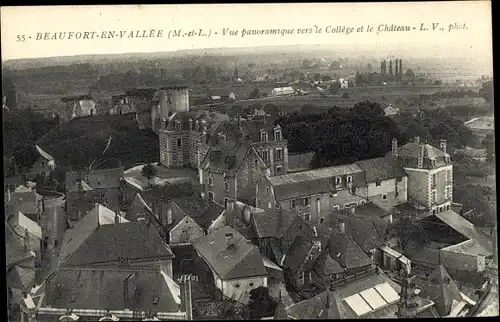 Ak Beaufort en Vallee Beaufort en Anjou Maine et Loire, Vue panoramique vers le College, Chateau