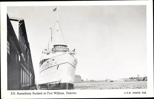 Ak Fort William Ontario, S. S. Assinboia Docked an Fort William, Dampfschiff