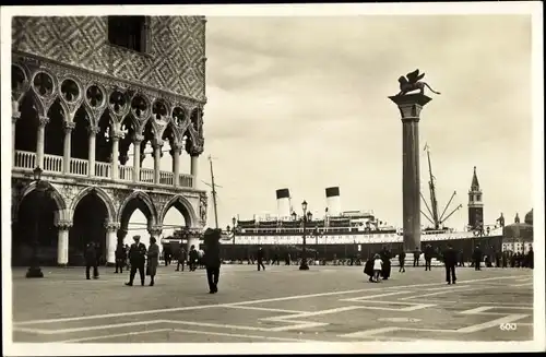 Ak Venezia Venedig Veneto, Markusplatz, Säule, Dampfschiff