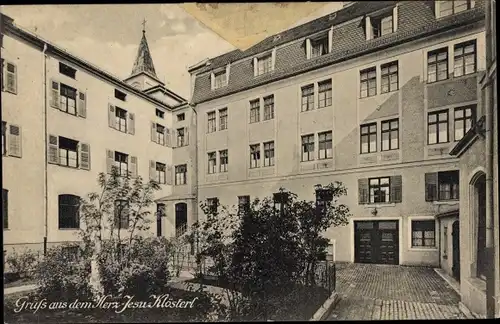 Ak Ludwigsvorstadt Isarvorstadt München, Herz Jesu Kloster, Innenhof