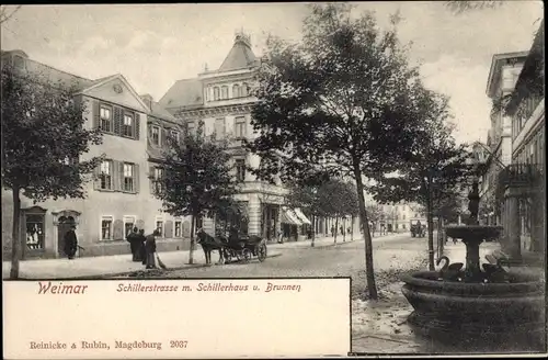 Ak Weimar in Thüringen, Schillerstraße mit Schillerhaus und Brunnen