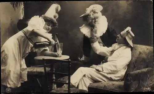Ak Mann und zwei Frauen, Pierrette, Karneval