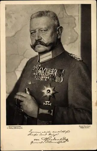 Ak Generalfeldmarschall Paul von Hindenburg, Portrait in Uniform, Orden