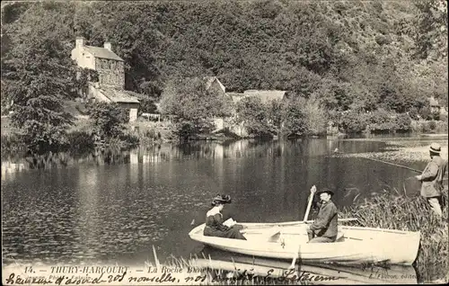 Ak Thury Harcourt Calvados, La Roche Bunel, Ruderpartie