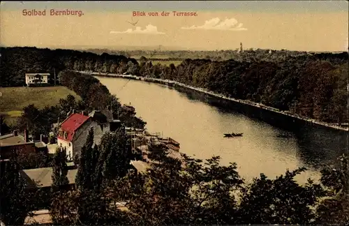 Ak Bernburg an der Saale, Gesamtansicht, Blick v. Terrasse