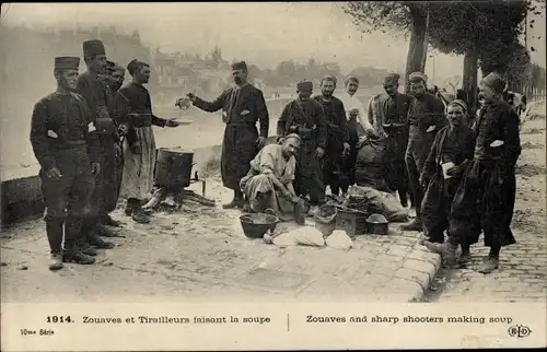 Ak Zouaves et Tirailleurs faisant la soupe, 1914, französische Soldaten, I WK