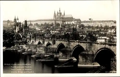 Ak Praha Prag Tschechien, Karlsbrücke, Hradcin