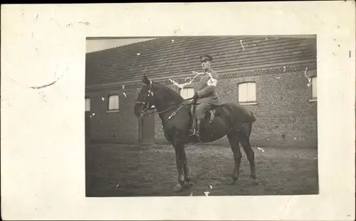 Foto Ak Geestemünde Bremerhaven, Soldat, Uniform, Pferd