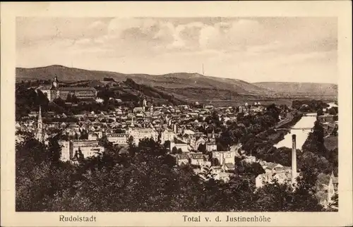 Ak Rudolstadt in Thüringen, Blick von der Justinshöhe, Panoramablick auf die Stadt, Bahnstrecke