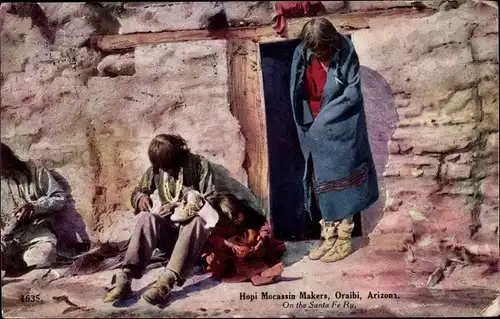 Ak Oraibi Arizona USA, Hopi Mocassin Makers
