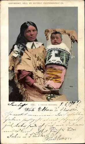 Ak A proud mother, Indianerin mit ihrem Kind