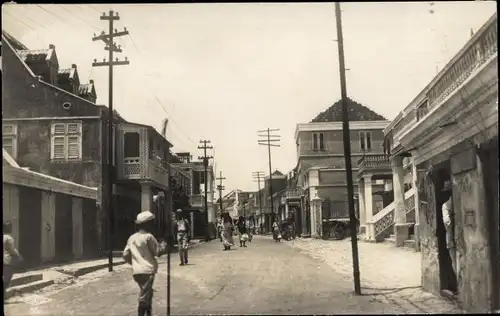 Ak Curaçao Niederländische Antillen Karibik, Straßenpartie, um 1920