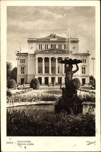 Ak Riga Lettland, Blick auf das Opernhaus,Springbrunnen