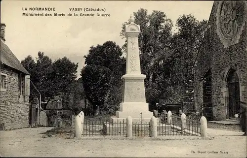 Ak Vassy Calvados, Monument des Morts de la Grande Guerre