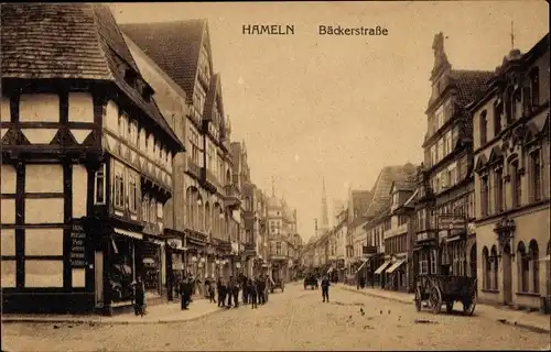 Ak Hameln in Niedersachsen, Partie in der Bäckerstraße, Pelzwaren Hermann Schlüter, Gasthaus