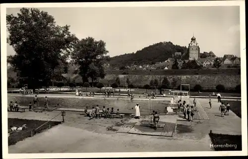 Ak Herrenberg in Württemberg, Blick auf den Ort mit Schwimmbad