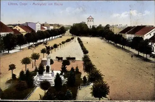 Ak Giżycko Lötzen Ostpreußen, Marktplatz mit Kirche, Denkmal