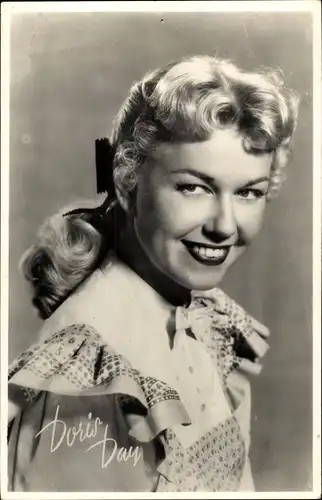 Ak Schauspielerin Doris Day, Portrait