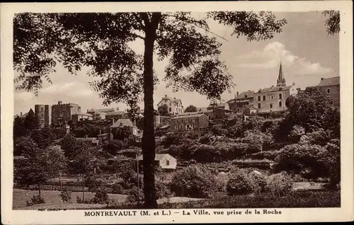 Ak Montrevault Maine et Loire, La Ville, vue prise de la Roche
