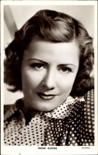 Ak Schauspielerin Irene Dunne, Portrait