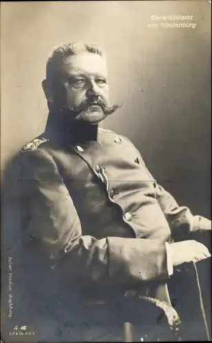 Ak Generalfeldmarschall Paul von Hindenburg, Portrait, Uniform
