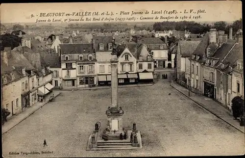 Ak Beaufort en Vallee Beaufort en Anjou Maine et Loire, Place Jeanne de Laval