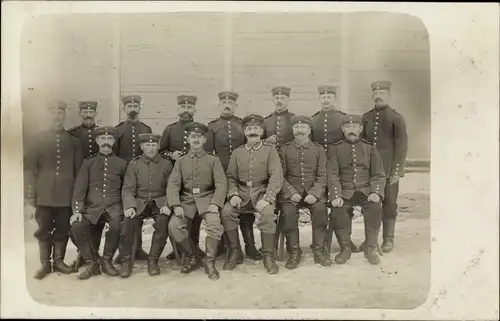 Foto Ak Soldaten, Gruppenportrait, Uniform, I. WK