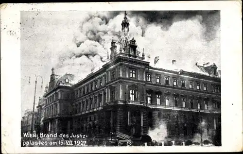 Ak Wien 1. Innere Stadt, Brand des Justizpalastes 15 07 1927