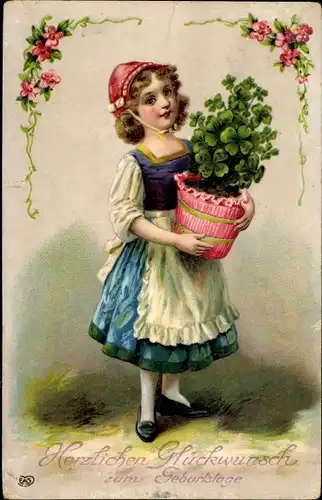 Ak Glückwunsch Geburtstag, Mädchen mit Kleeblättern, Blüten
