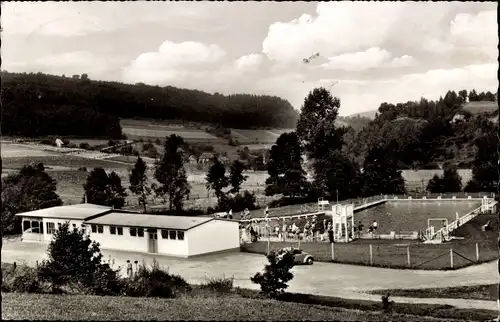 Ak Lauenberg Dassel im Solling, Waldschwimmbad, Schwimmbecken