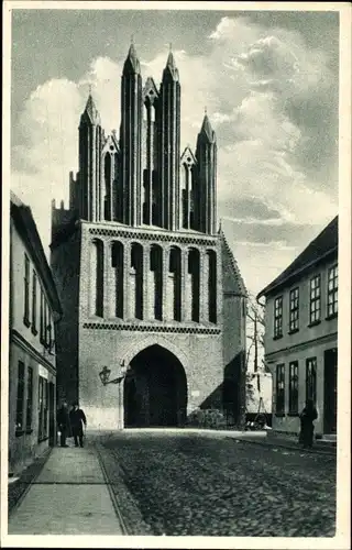 Ak Neubrandenburg, Partie am Friedländer Tor, Gehstock