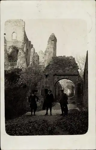 Foto Ak Freiburg im Breisgau, Partie bei den Ruinen