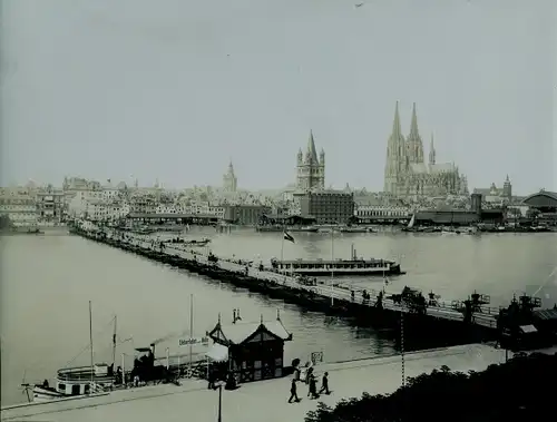 Foto um 1870, Köln am Rhein, Rheinpartie, Pontonbrücke, Dom, Fähre