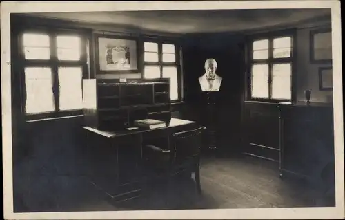 Ak Schnait Weinstadt in Württemberg, Silcher Museum, Innenansicht, Büste