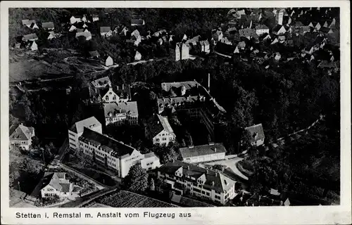 Ak Stetten Kernen im Remstal Württemberg, Blick auf den Ort mit Anstalt, Fliegeraufnahme