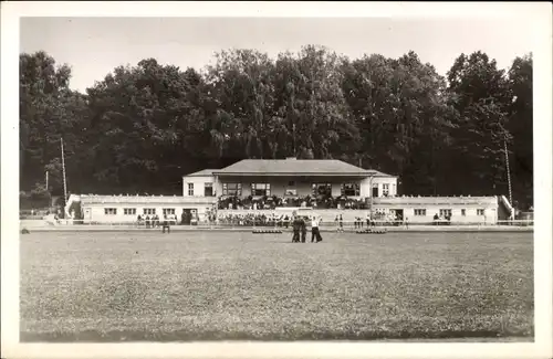 Foto Ak Tschernjachowsk Insterburg Ostpreußen, Sportplatz ?, Pferderennbahn ?