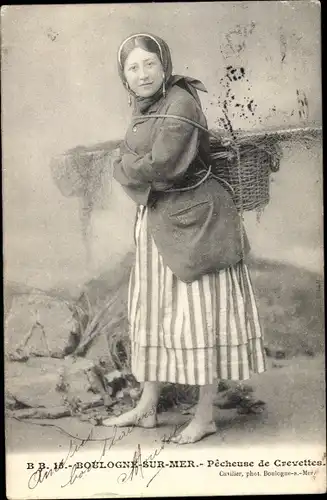 Ak Boulogne sur Mer Pas de Calais, Pecheuse de Crevettes