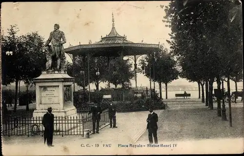 Ak Pau Pyrénées-Atlantiques, Place Royale, Statue Henri IV