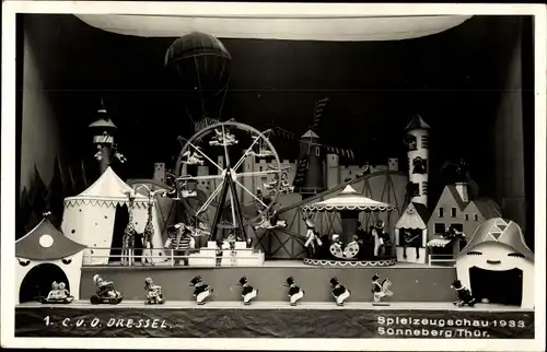 Foto Sonneberg in Thüringen, Spielzeugschau 1933, Riesenrad, Puppen
