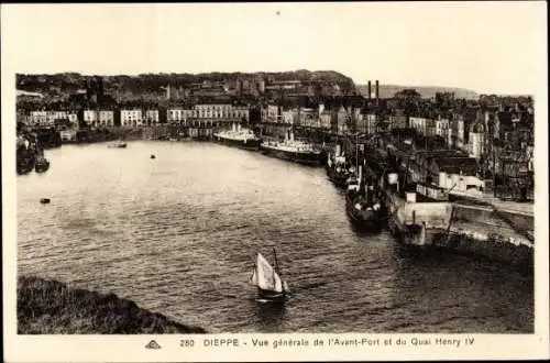 Ak Dieppe Seine Maritime, Vue generale de l'Avant Port, Quai Henry IV